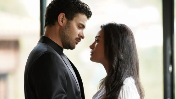 مسلسل عيناك كالبحر الاسود الحلقة 10 مترجم قصة عشق